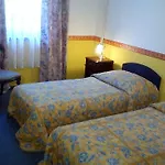 Nr 100 Panzio Szolgaltatasok Hotel