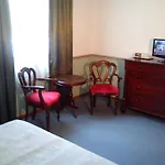 Nr 100 Panzio Szolgaltatasok 3*