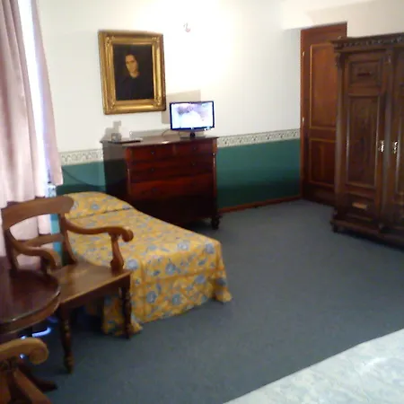 Nr 100 Panzio Szolgaltatasok 3* センテンドレ