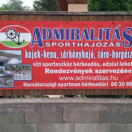 ホテル Nr 100 Panzio Szolgaltatasok 3*