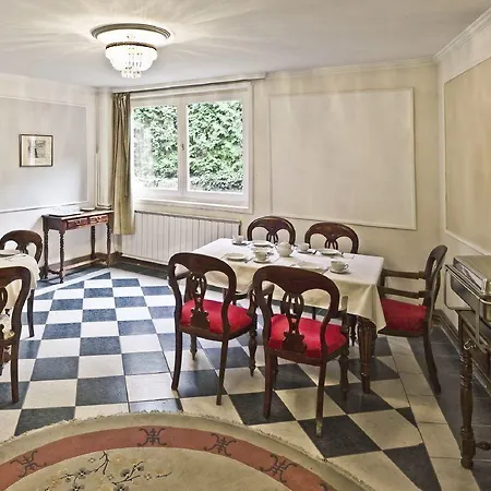 Nr 100 Panzio Szolgáltatások 3*