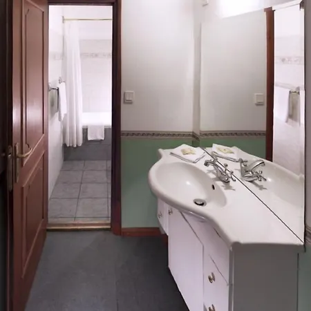 Nr 100 Panzio Szolgaltatasok 3* Szentendre