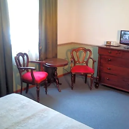 Nr 100 Panzio Szolgaltatasok Hotel Szentendre