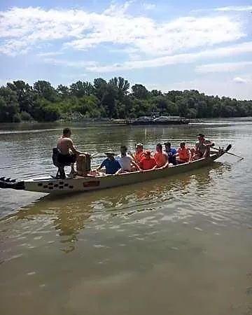 Nr 100 Panzio Szolgaltatasok Szentendre