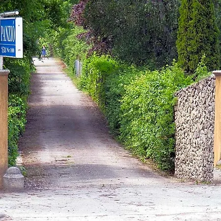 Nr 100 Panzio Szolgaltatasok 3*