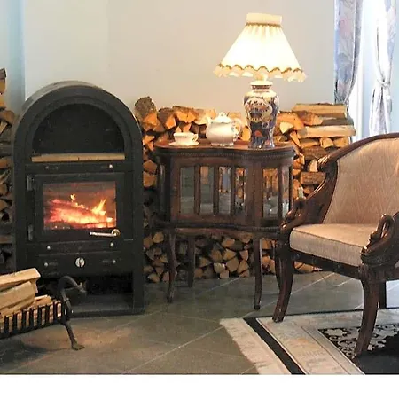 Nr 100 Panzio Szolgaltatasok 3* Szentendre