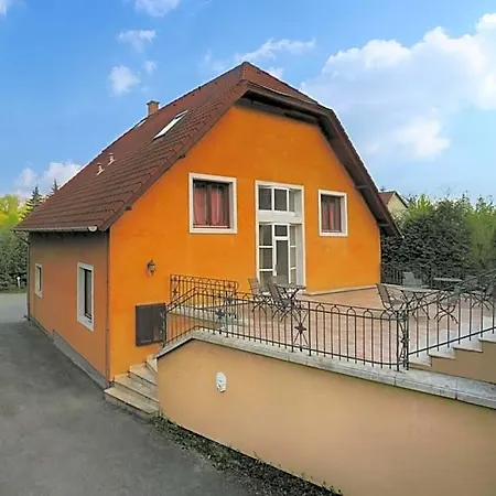 Nr 100 Panzio Szolgaltatasok