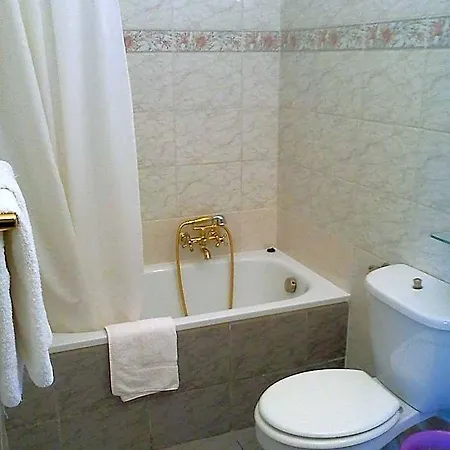 Nr 100 Panzio Szolgaltatasok Hotel Szentendre