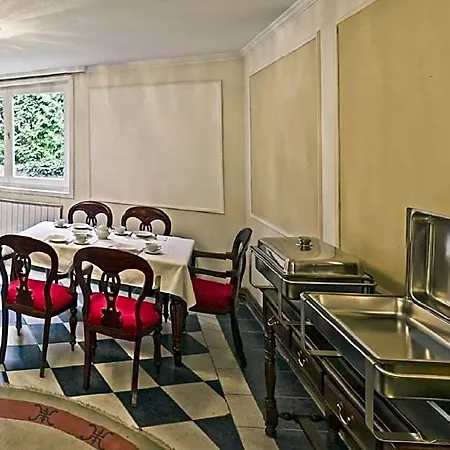 Nr 100 Panzio Szolgaltatasok Hotel