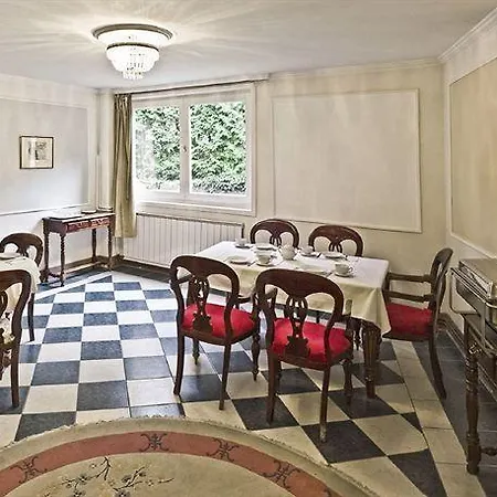Nr 100 Panzio Szolgaltatasok Hotel Szentendre