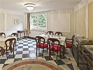 Nr 100 Panzio Szolgaltatasok Hotel Szentendre