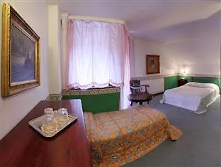 Hotel Nr 100 Panzio Szolgaltatasok 3*