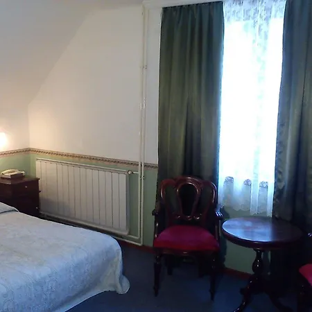 Hotel Nr 100 Panzio Szolgaltatasok 3*