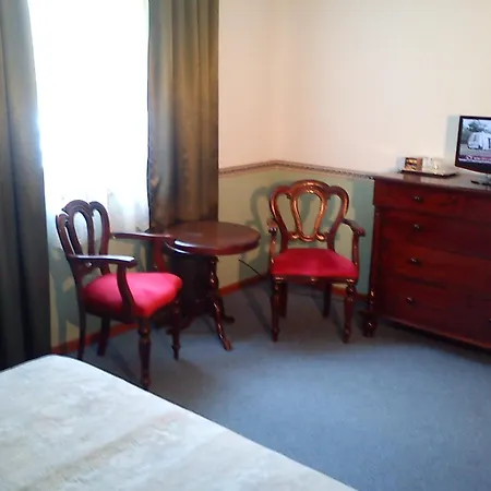 Nr 100 Panzio Szolgaltatasok 3*