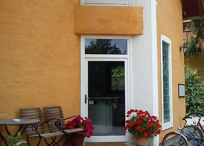 Nr 100 Panzio Szolgaltatasok فندق سنتيندري