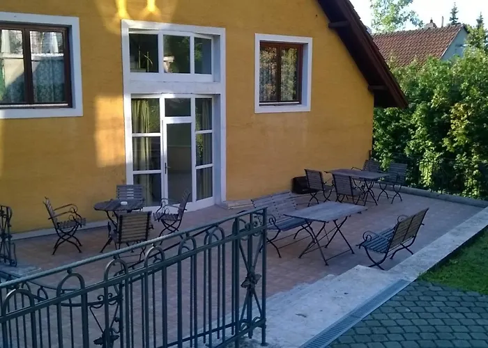 Nr 100 Panzio Szolgaltatasok Hotell