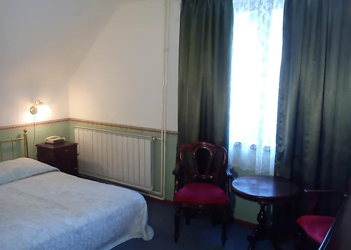 فندق Nr 100 Panzio Szolgaltatasok 3*