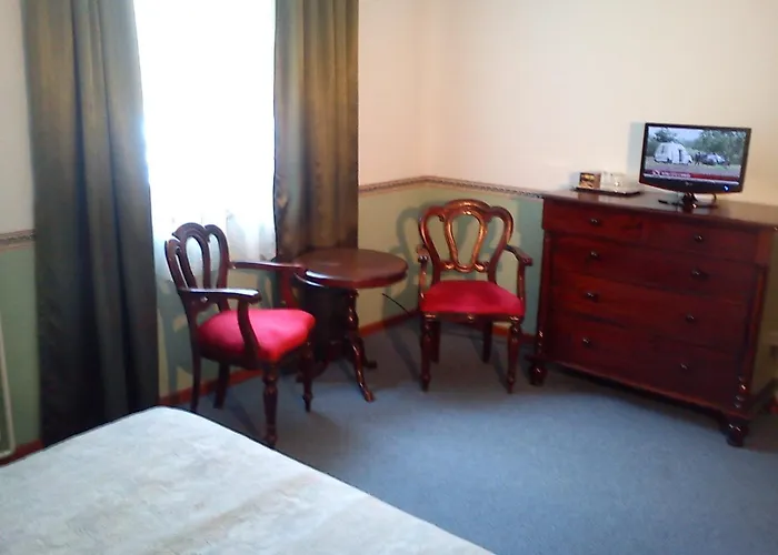 Nr 100 Panzio Szolgaltatasok 3*